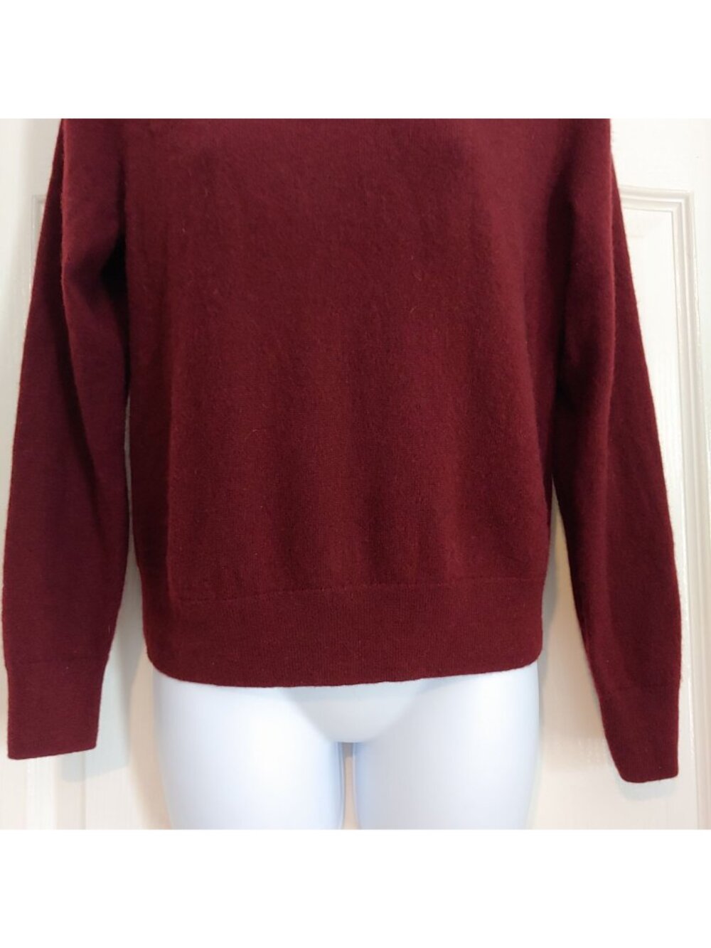 Quince 100% Mongolian Cashmere Sweater Rich Burgundy Quiet Luxury M - Picture 4 of 7